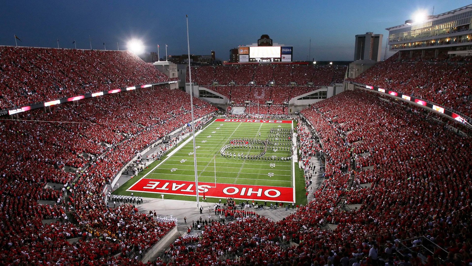 哈腾17中14轰33+19仍无缘今日最佳?因为你遇到了创纪录的字母哥,哈滕女友